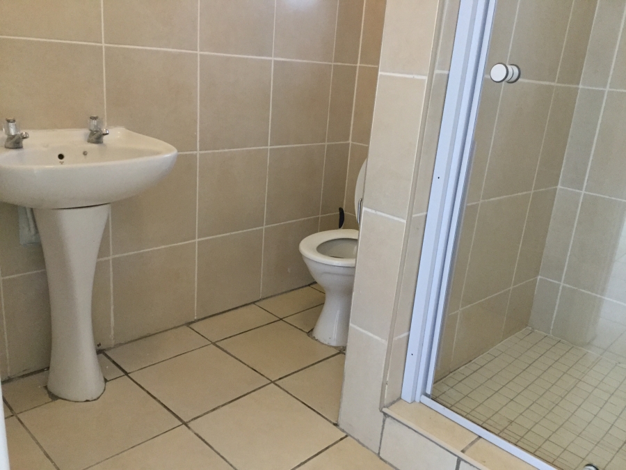 To Let 2 Bedroom Property for Rent in Summerstrand Eastern Cape